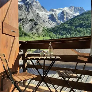 Appartement Le - Studio In The Heart Of The Village With A View Of The Meije, La Grave